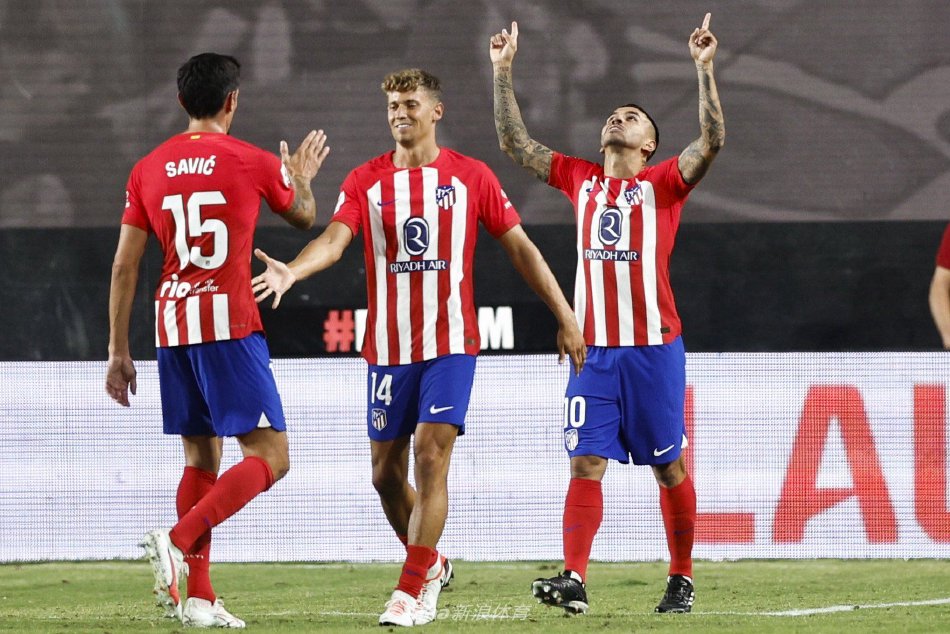 似乎充满了 似乎充满了