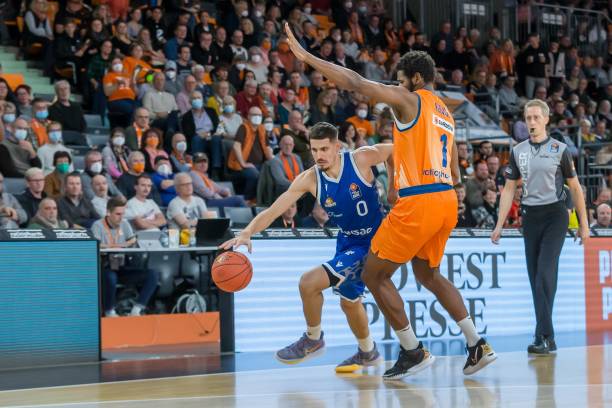 对英格拉姆 对英格拉姆